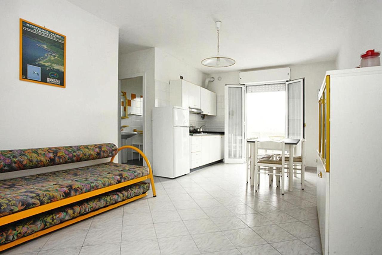 Apartment In Rosolina Mare With A Shared Pool Exterior photo
